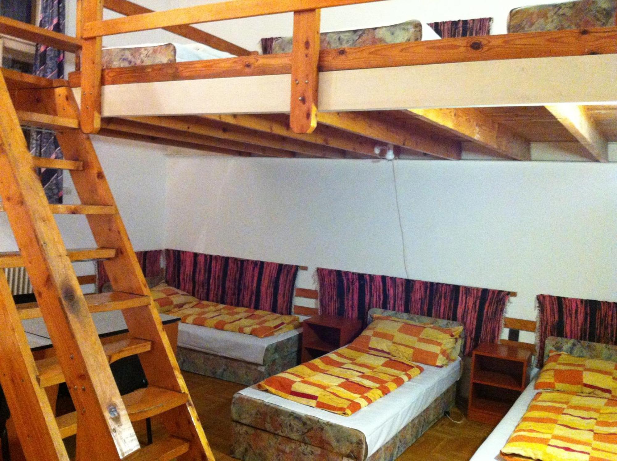 Season Hostel 2 Budapest Ngoại thất bức ảnh