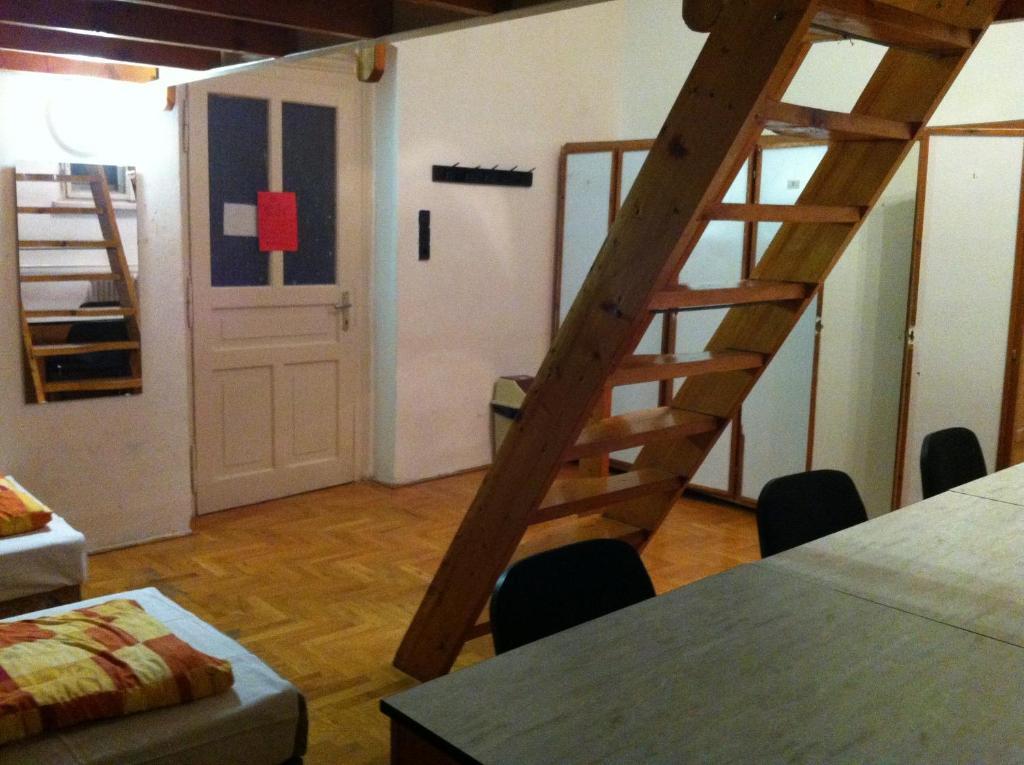 Season Hostel 2 Budapest Phòng bức ảnh